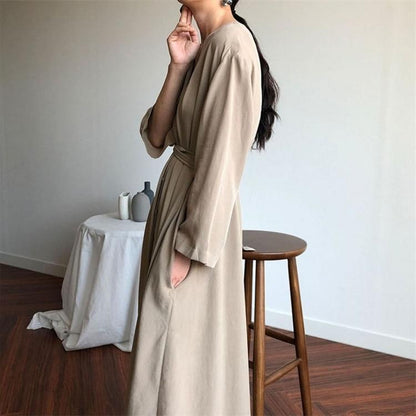 Effortlessly Elegant Dress with a Timeless Design