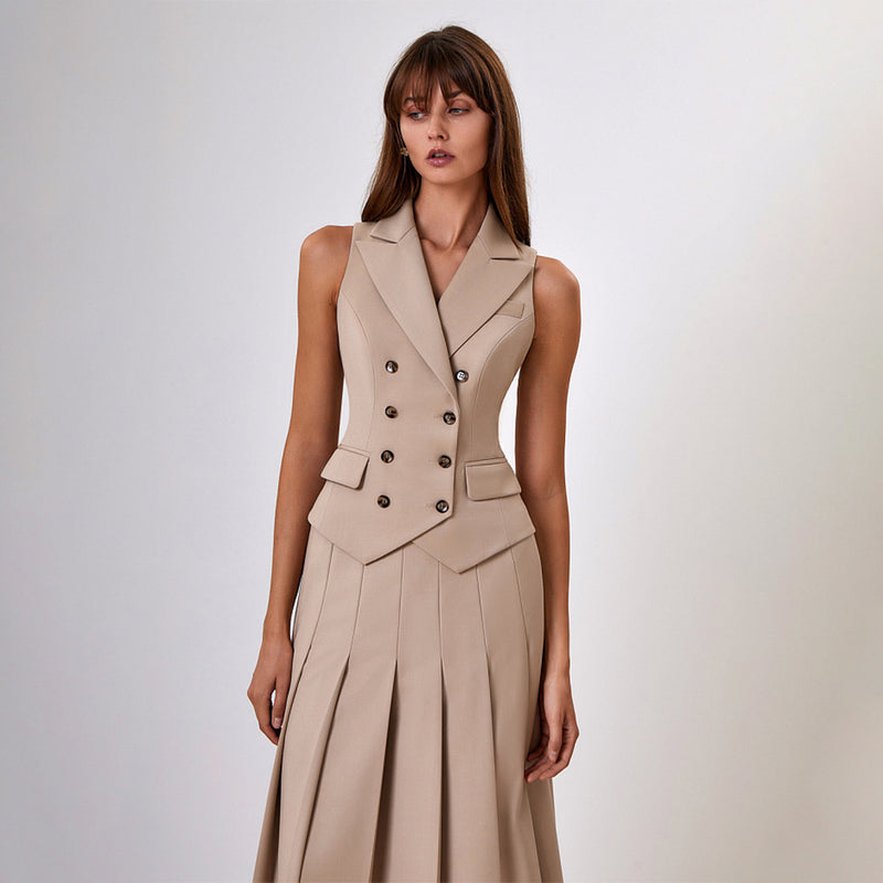Sophisticated Dress with a Clean Classic Look