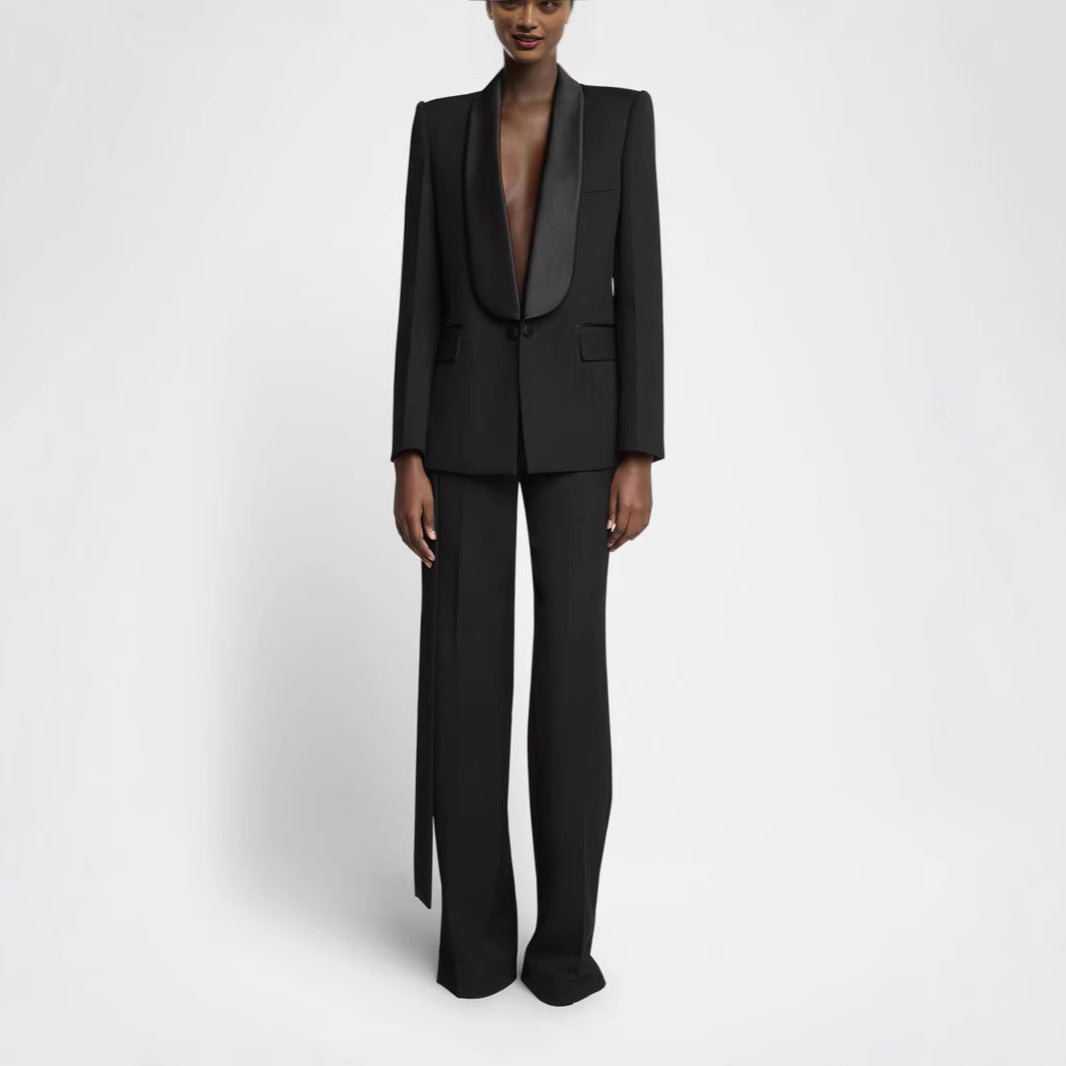 Gracefully Styled Coat for Any Occasion