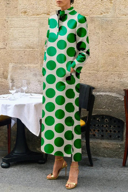 Well Tailored Dress with a Graceful Silhouette