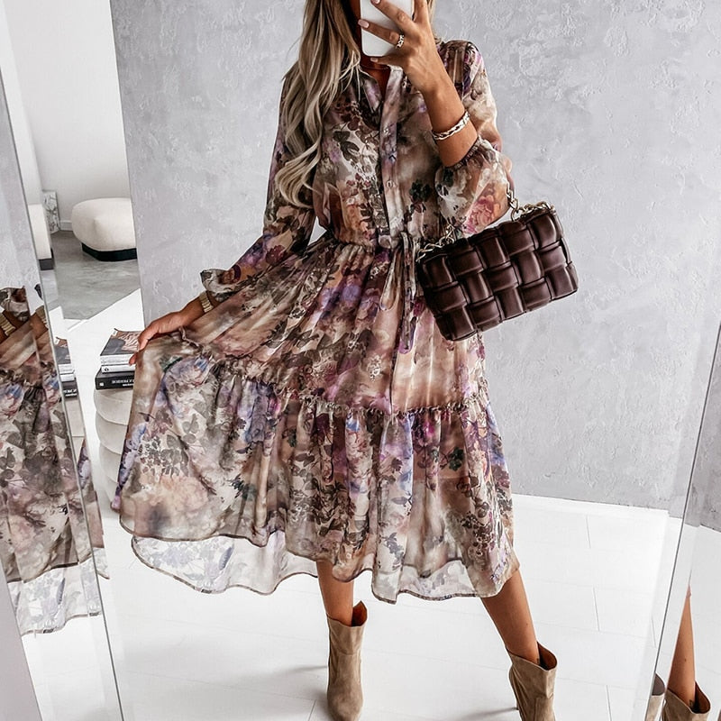 Classic Vintage Dress with a Flattering Fit