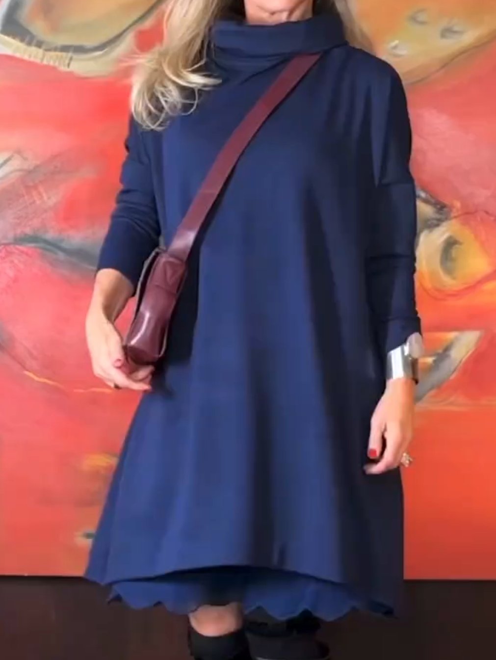 Beautifully Finished Dress in a Timeless Design