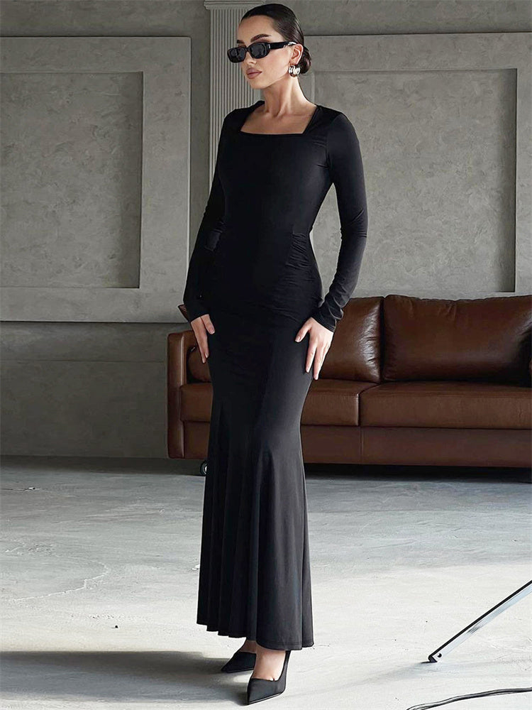 Beautifully Finished Dress in a Timeless Design