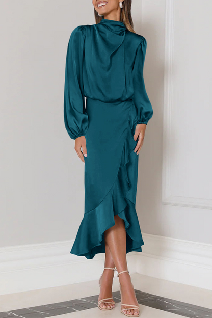 Beautifully Finished Dress in a Timeless Design