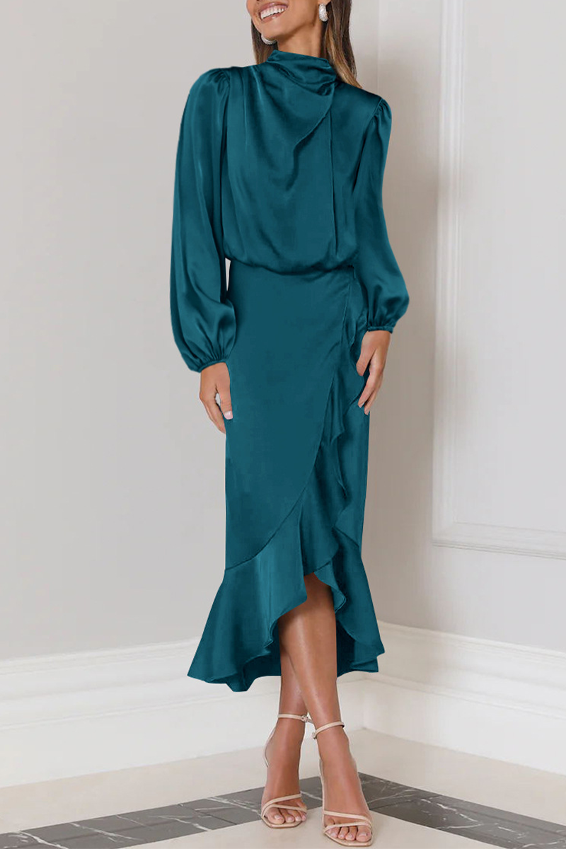 Beautifully Finished Dress in a Timeless Design
