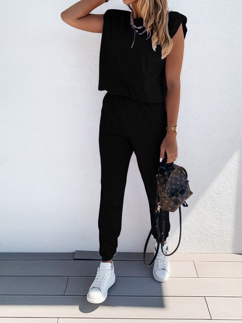 Well Tailored Pants with a Graceful Silhouette