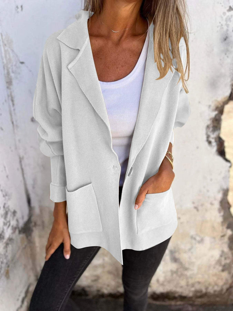 Effortlessly Elegant Jacket with a Timeless Design