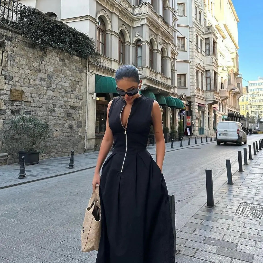 Beautifully Crafted Dress in a Classic Style