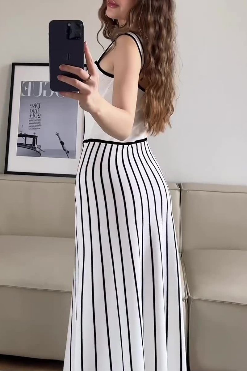 Sophisticated Dress with a Clean Classic Look