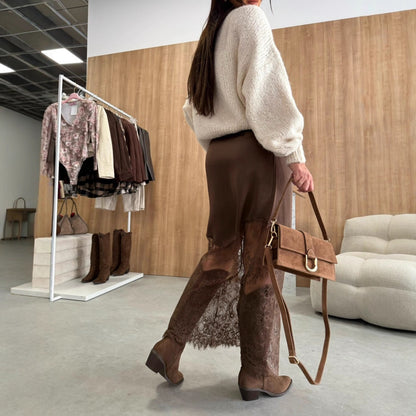 Sophisticated Garment with a Clean Classic Look
