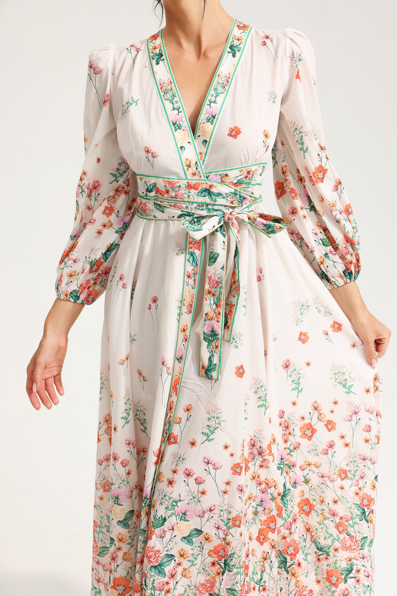Beautifully Finished Dress in a Timeless Design