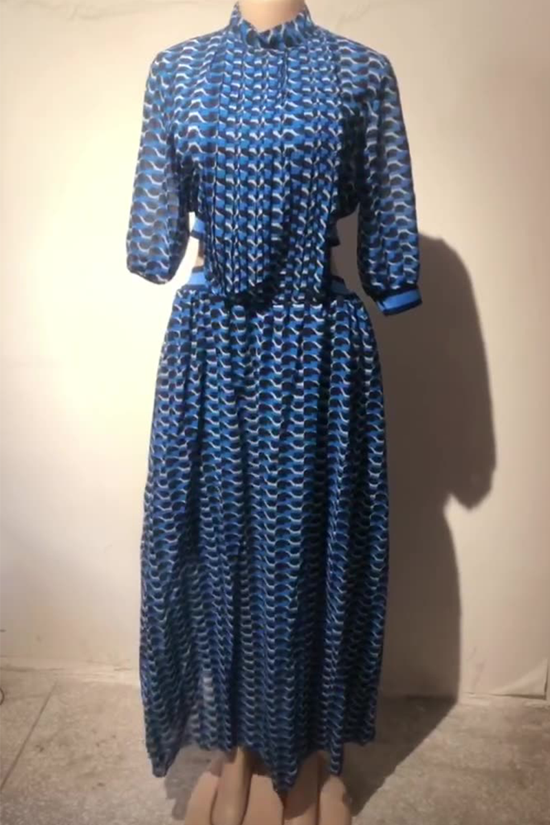 Classic Vintage Dress with a Flattering Fit