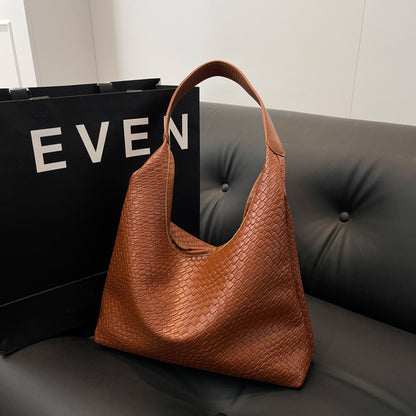 Polished Bag with an Effortless Classic Look