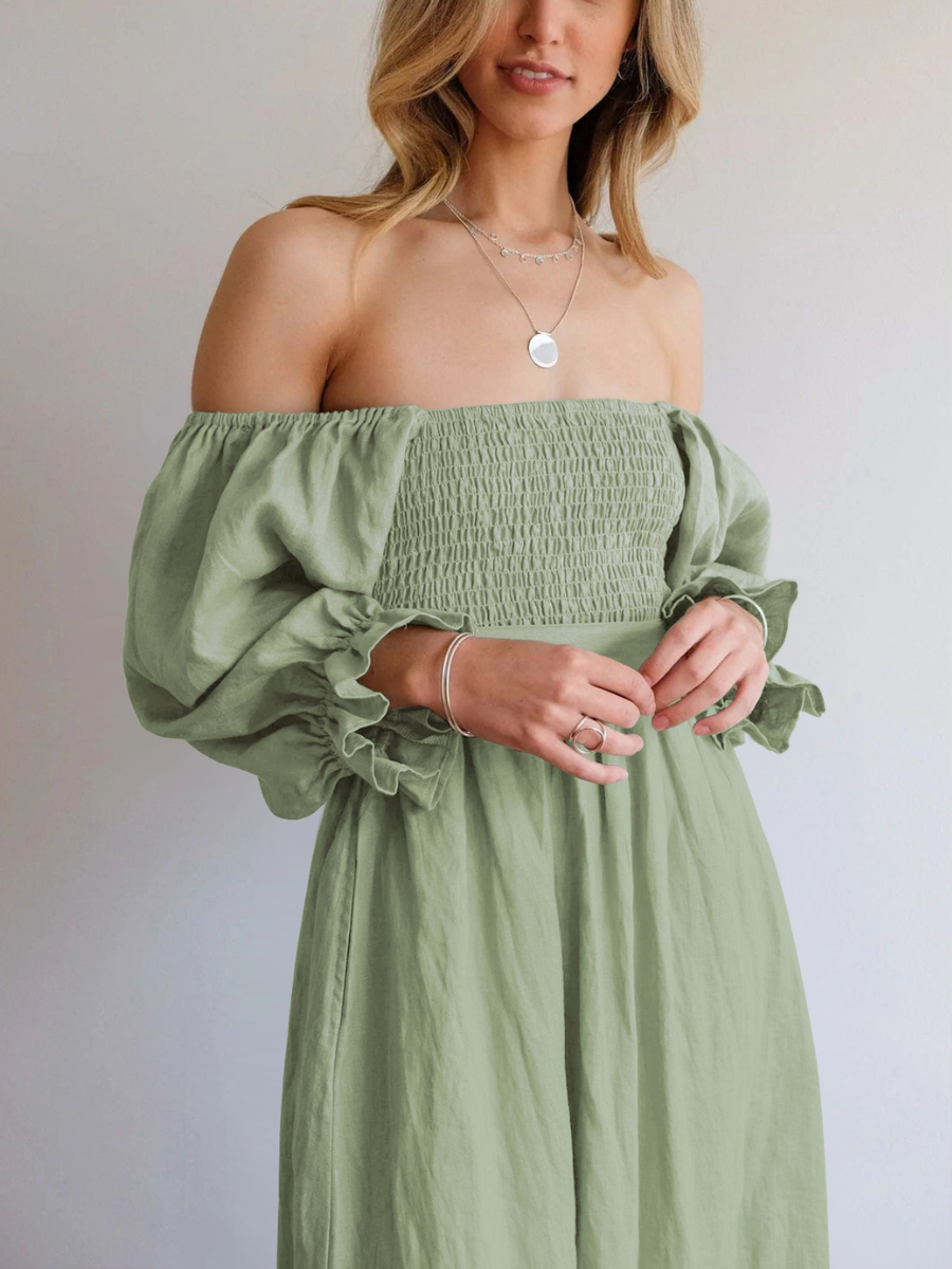 Classic Vintage Dress with a Flattering Fit