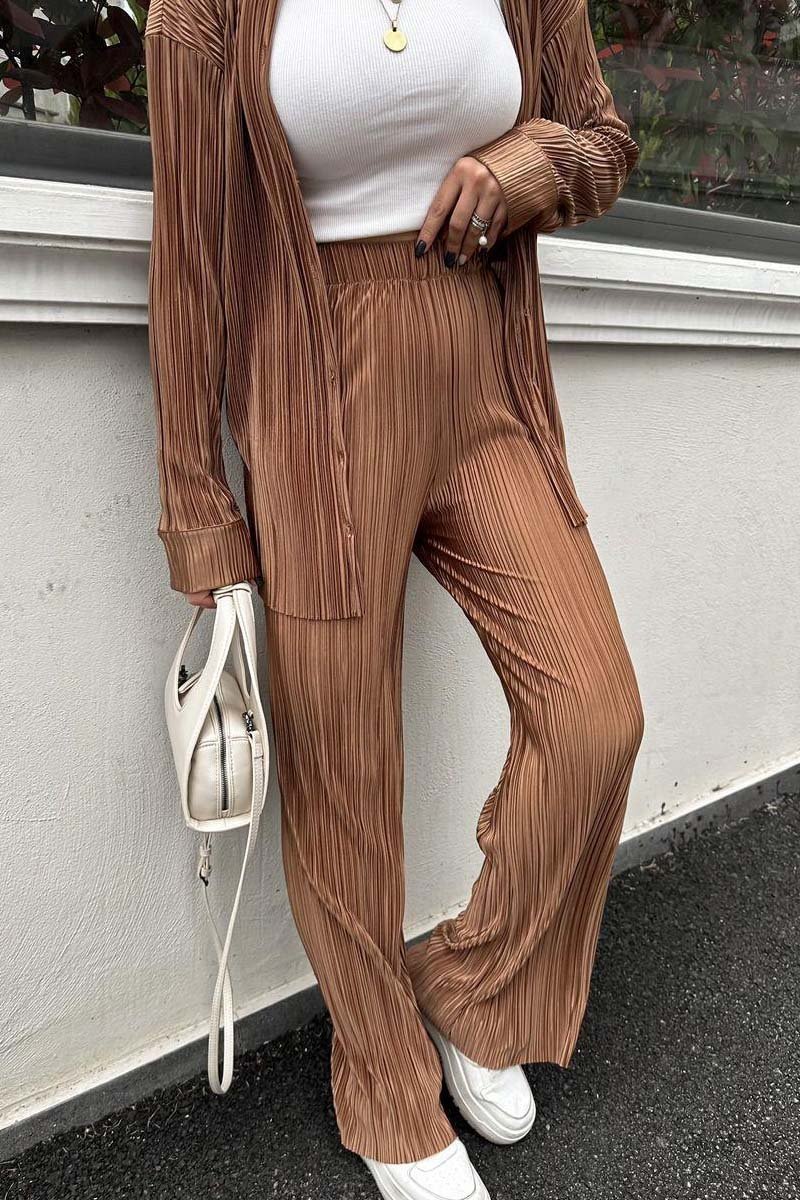 Gracefully Styled Garment for Any Occasion