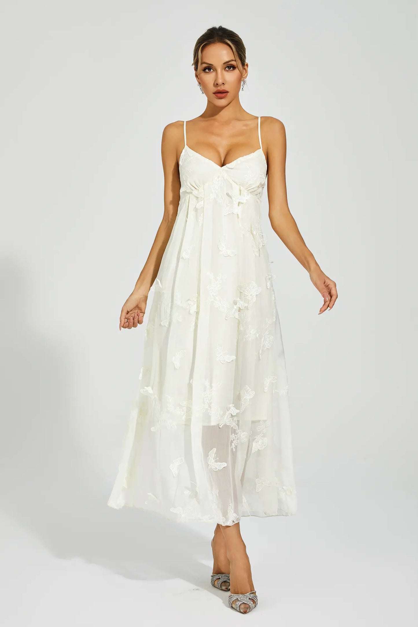 Gracefully Styled Dress for Any Occasion