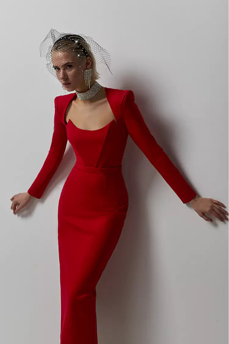 Beautifully Crafted Dress in a Classic Style