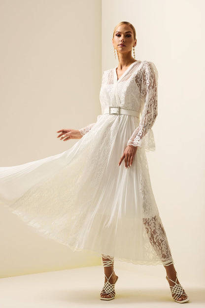 Sophisticated Dress with a Clean Classic Look