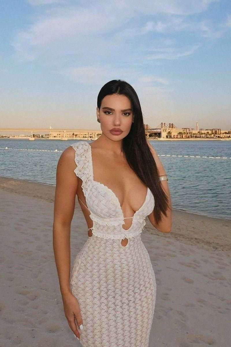 Gracefully Styled Dress for Any Occasion