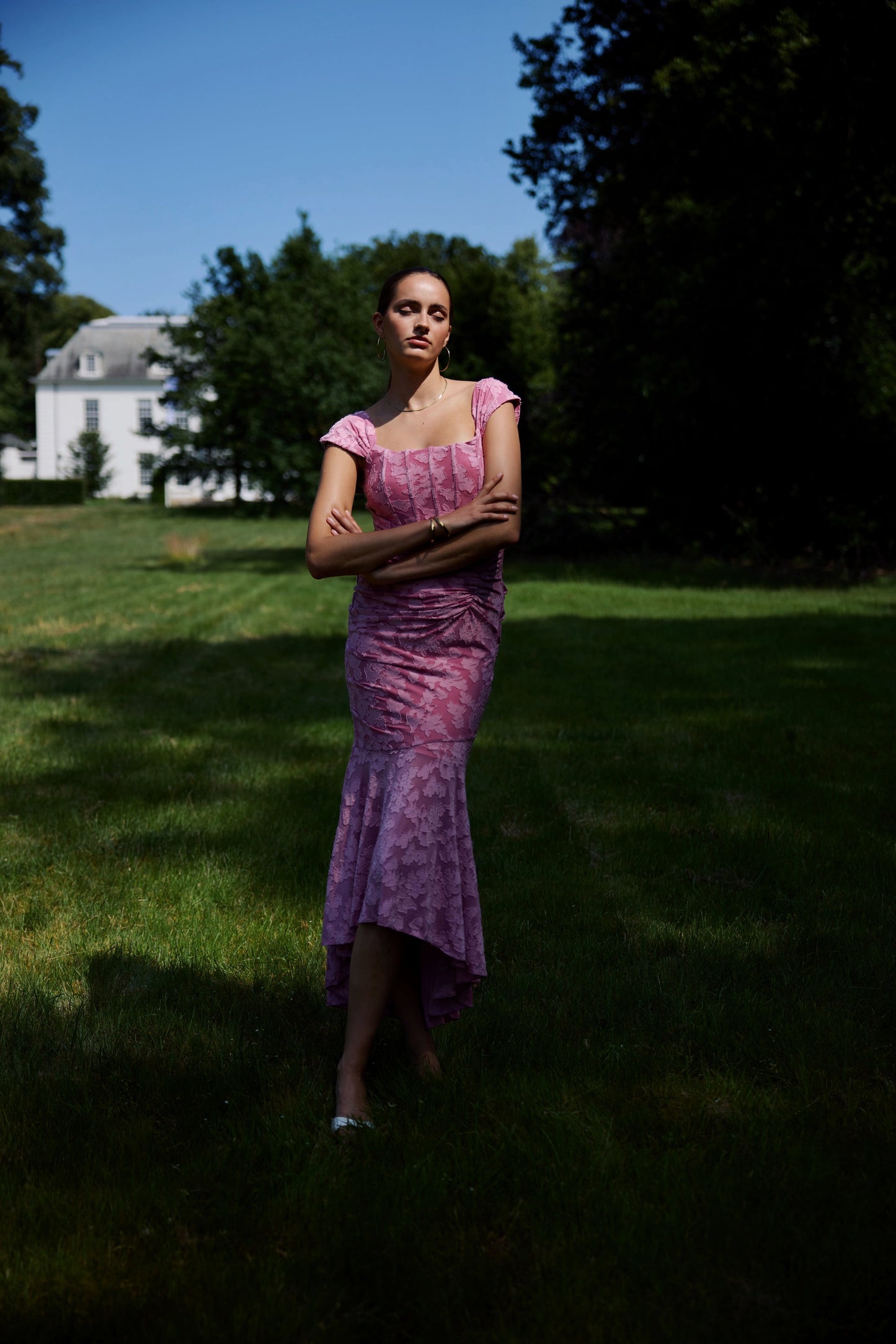 Well Tailored Dress with a Graceful Silhouette