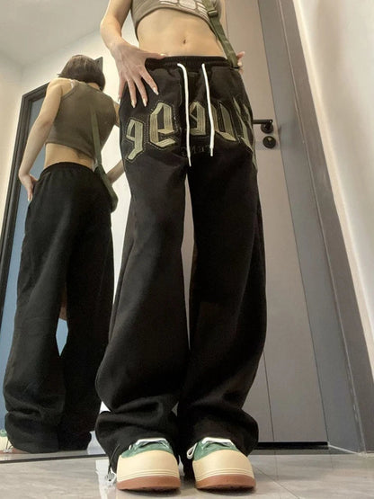 Beautifully Finished Pants in a Timeless Design