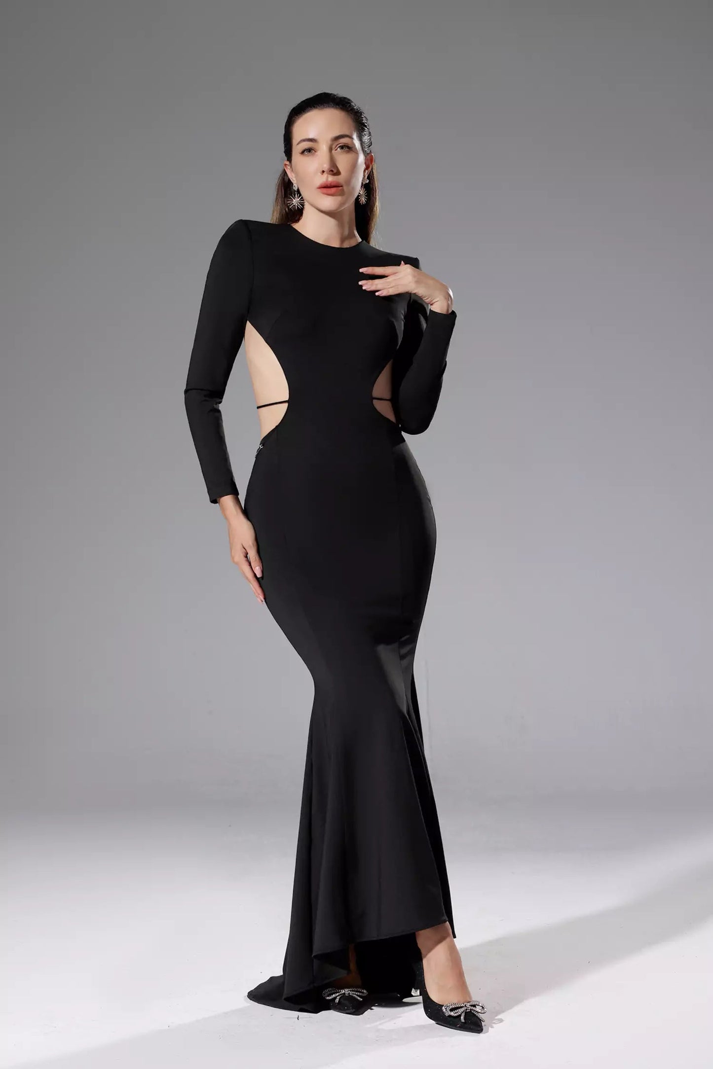 Beautifully Finished Dress in a Timeless Design