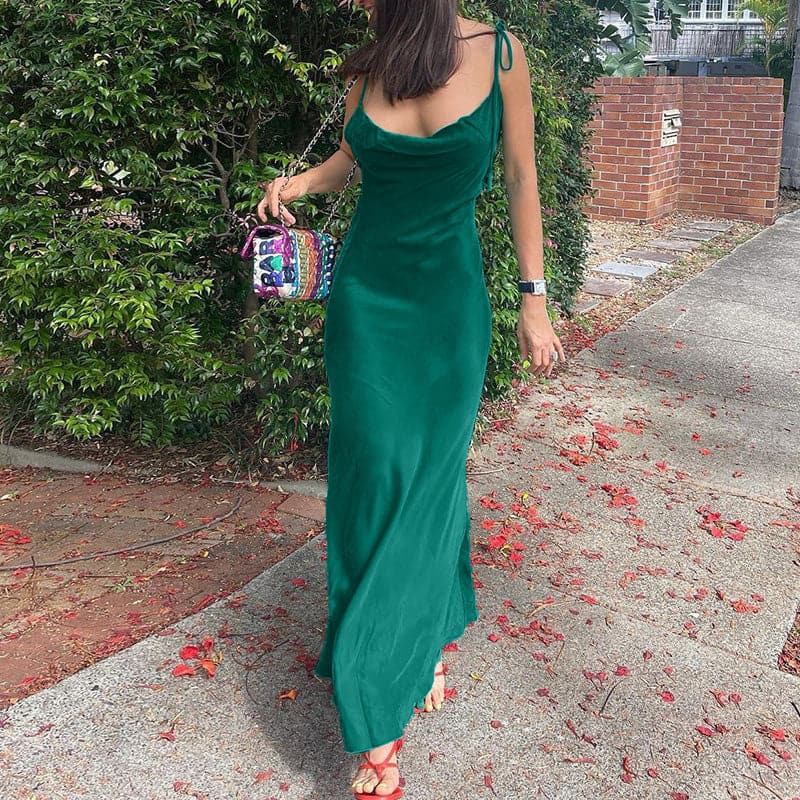 Effortlessly Elegant Dress with a Timeless Design