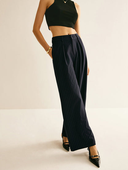 Effortlessly Elegant Pants with a Timeless Design