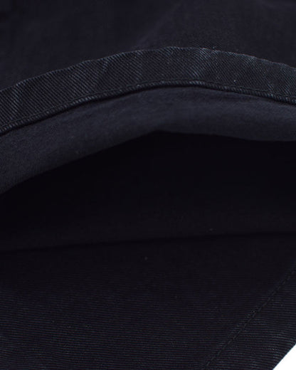 Effortlessly Elegant Pants with a Timeless Design