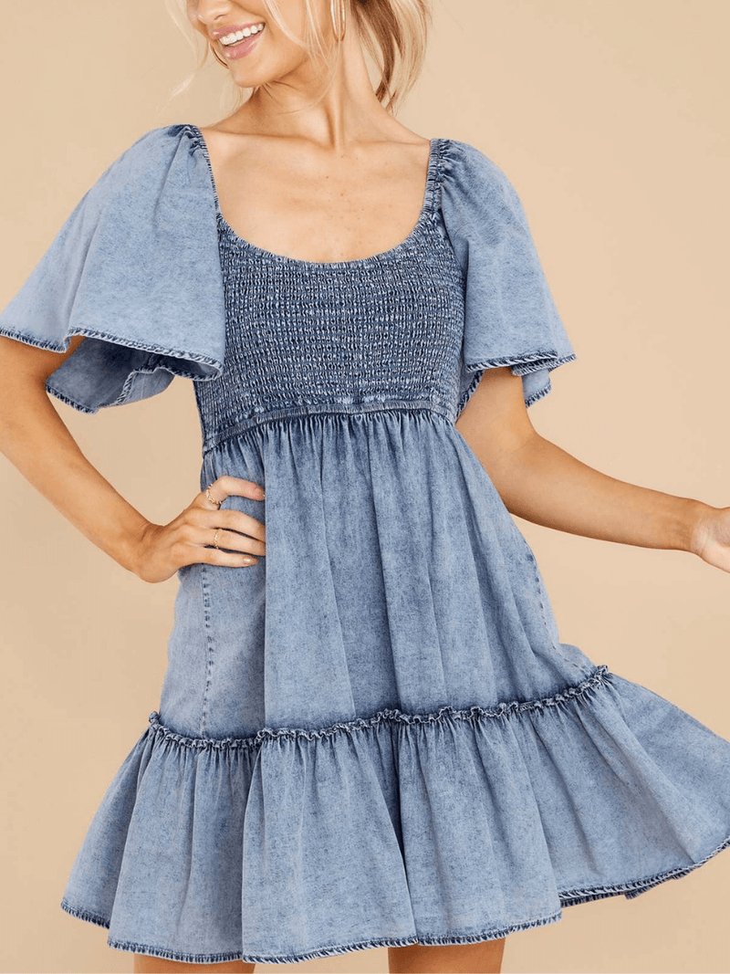 Sophisticated Dress with a Clean Classic Look