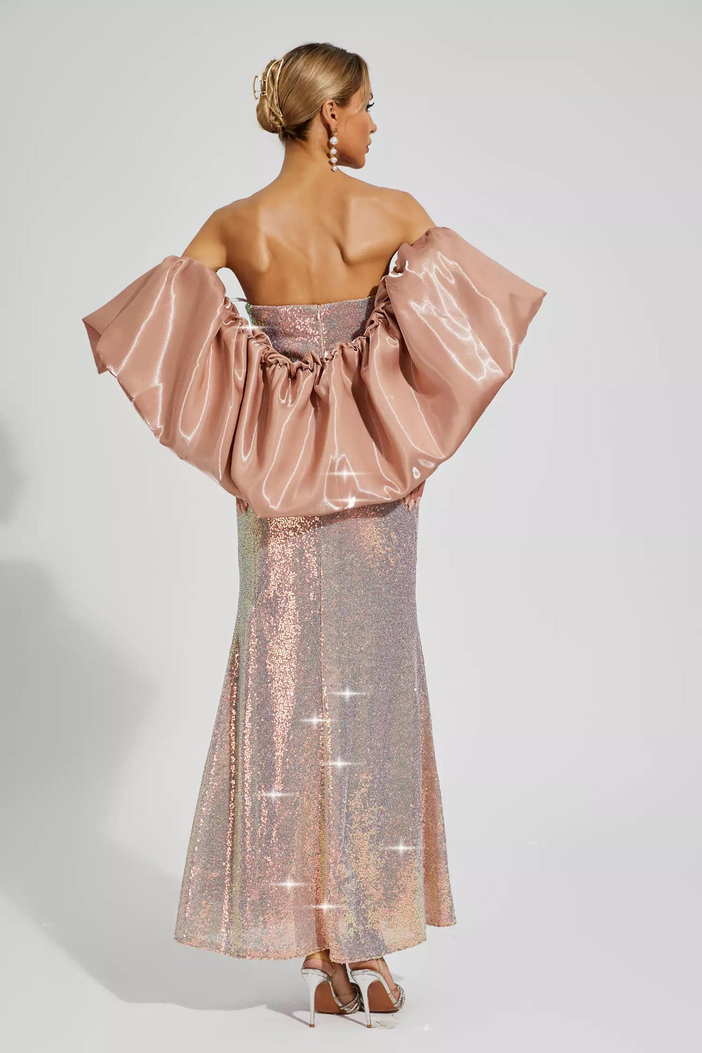 Effortlessly Elegant Dress with a Timeless Design