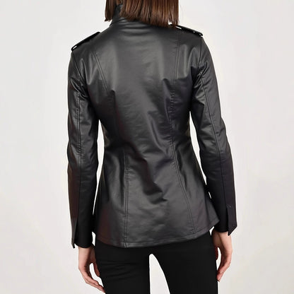 Well Tailored Jacket with a Graceful Silhouette