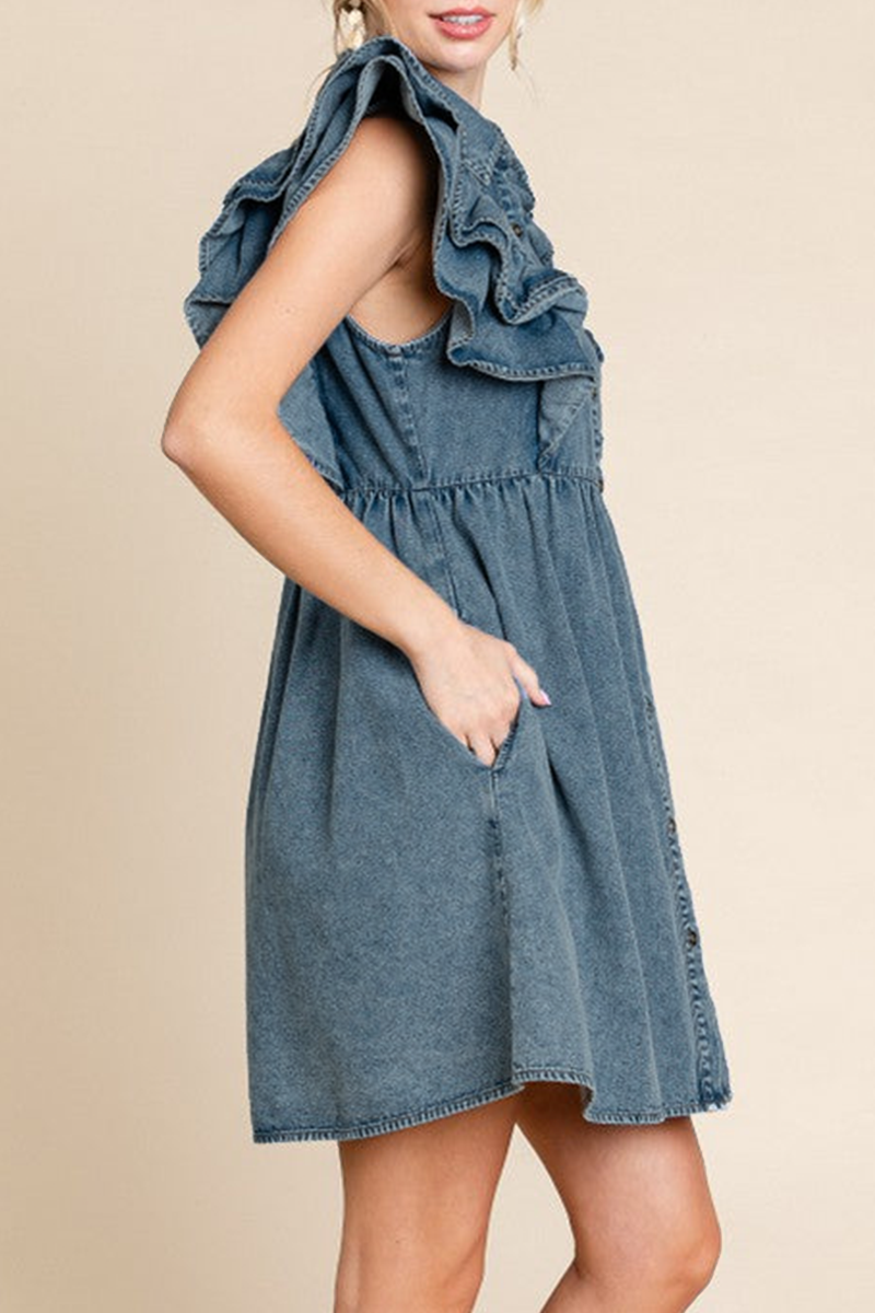 Beautifully Crafted Dress in a Classic Style