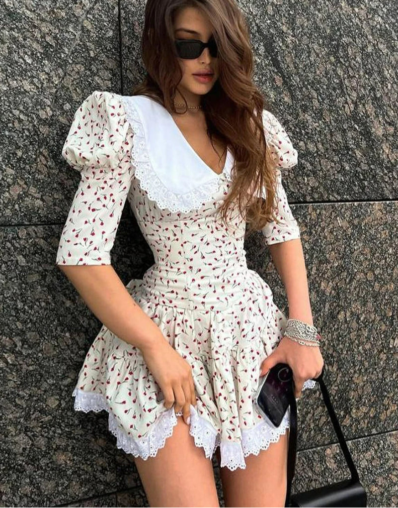 Classic Vintage Dress with a Flattering Fit