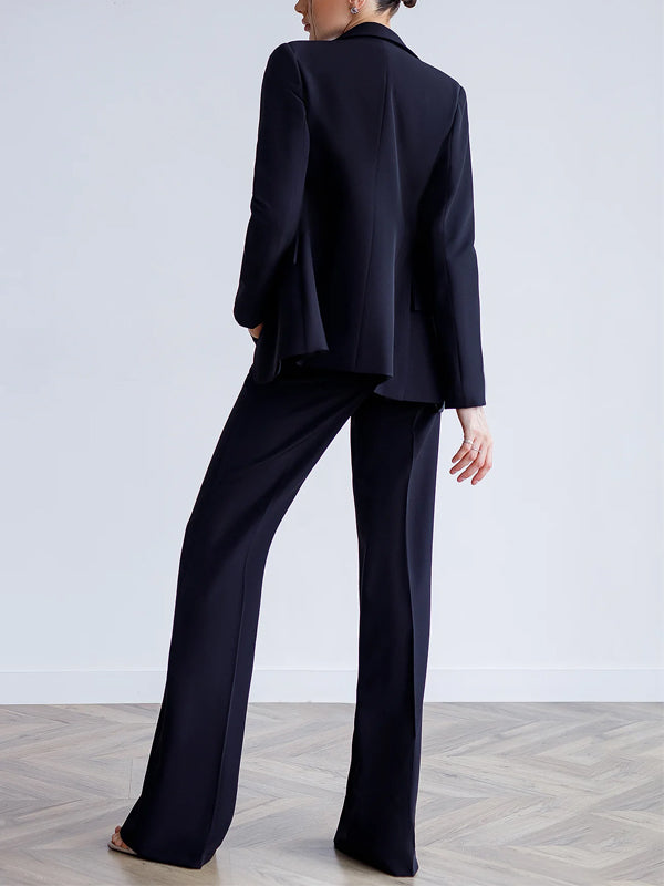 Effortlessly Elegant Garment with a Timeless Design