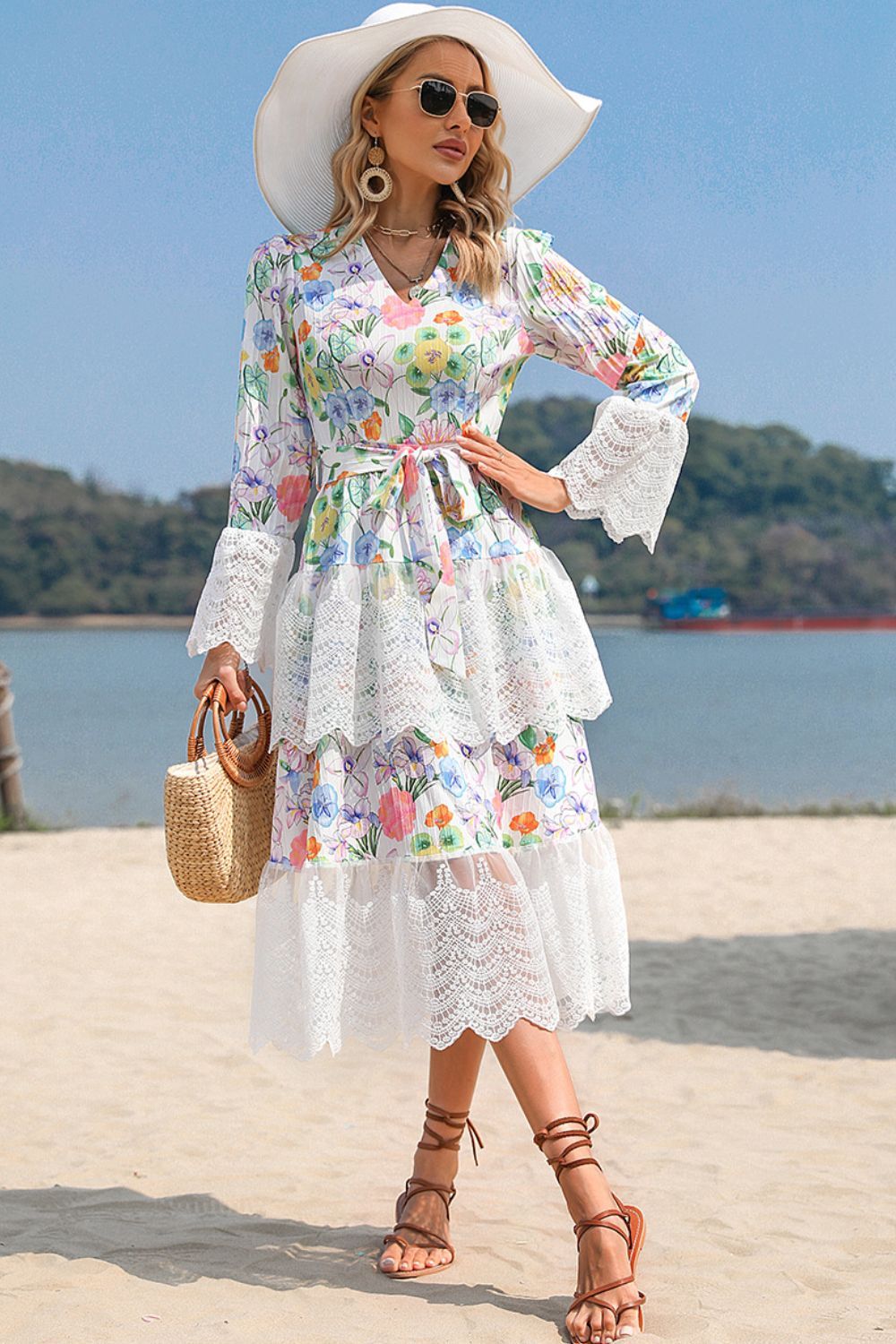 Effortlessly Elegant Dress with a Timeless Design