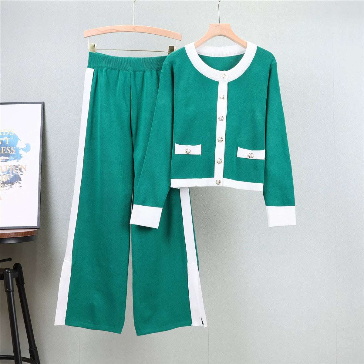 Effortlessly Elegant Garment with a Timeless Design