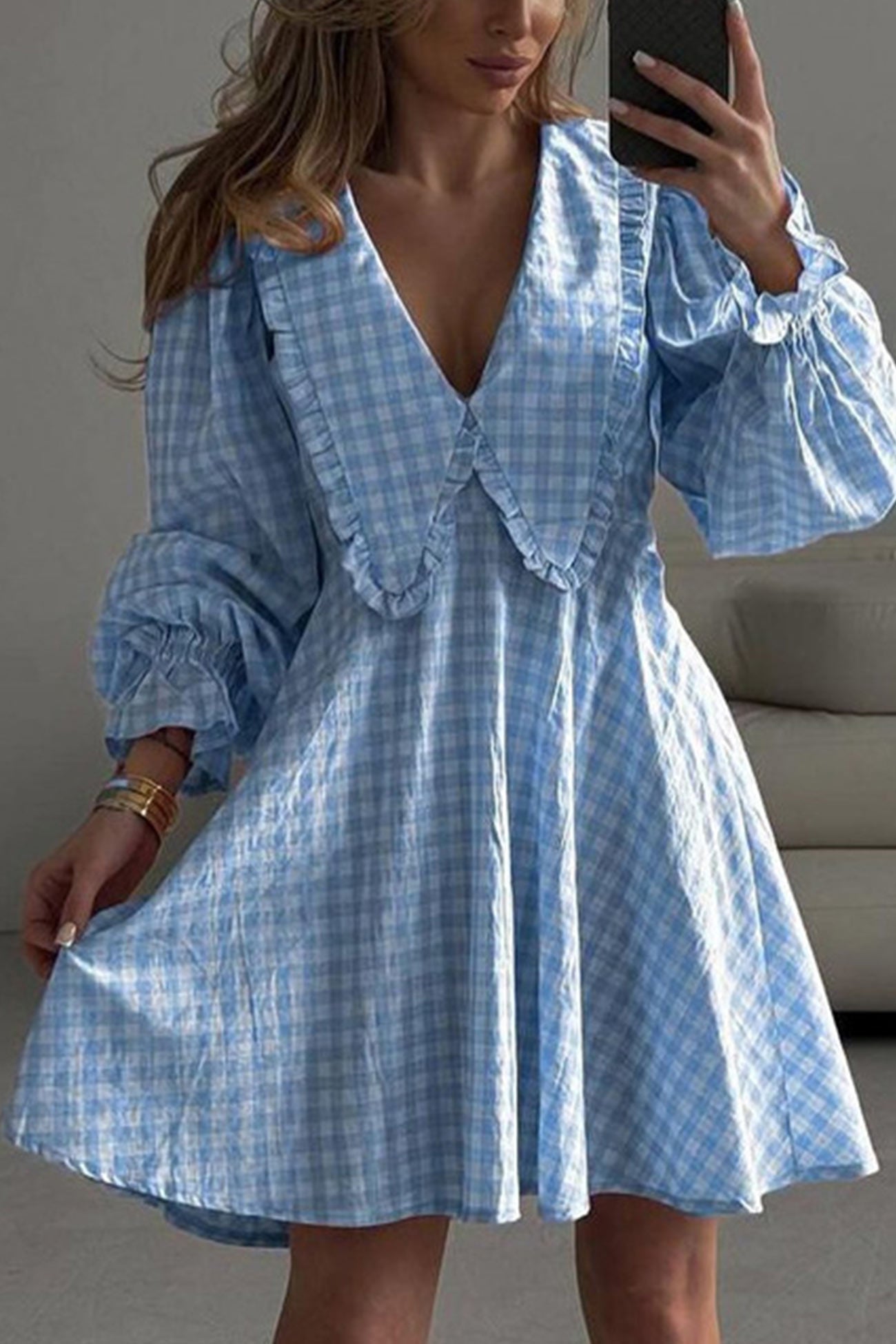 Well Tailored Dress with a Graceful Silhouette