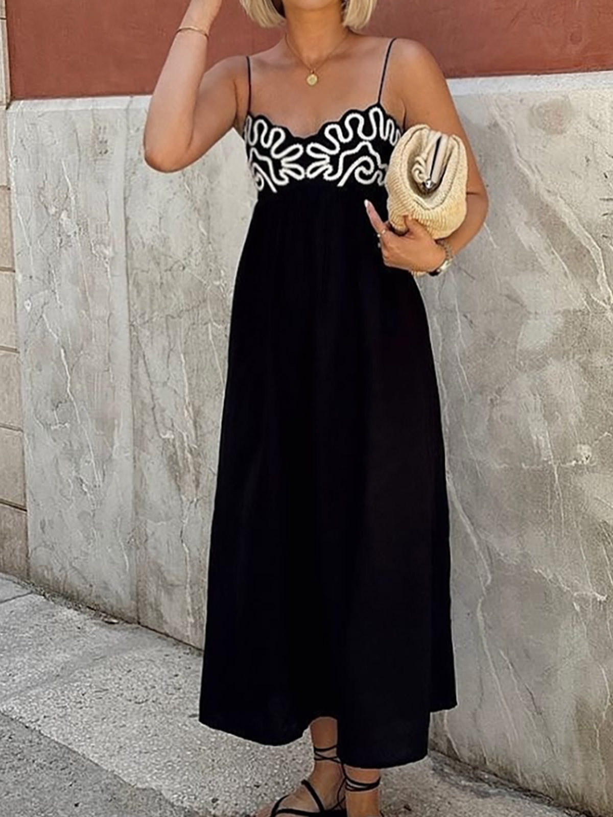 Well Tailored Dress with a Graceful Silhouette