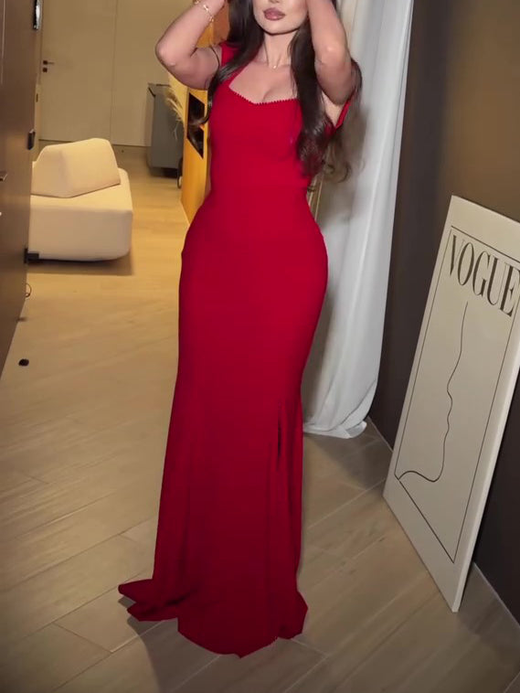 Well Tailored Dress with a Graceful Silhouette
