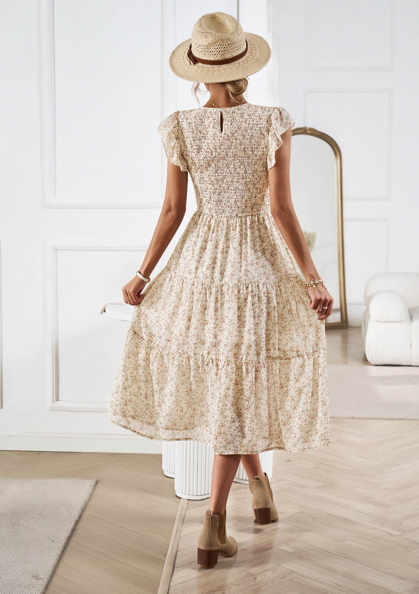 Well Tailored Dress with a Graceful Silhouette