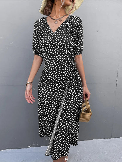 Gracefully Styled Dress for Any Occasion