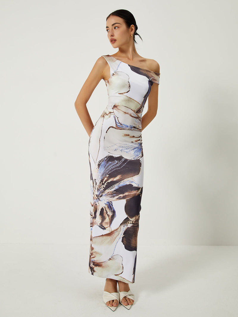 Well Tailored Dress with a Graceful Silhouette
