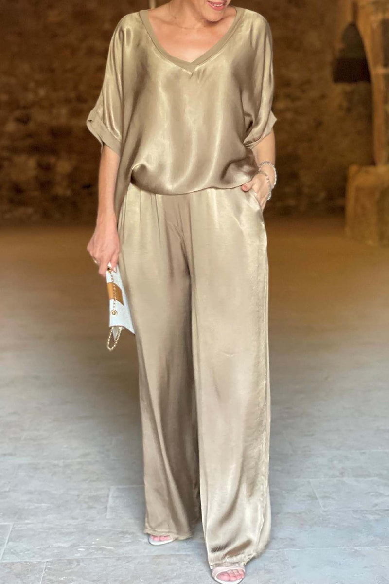 Effortlessly Elegant Garment with a Timeless Design