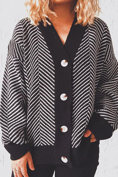 Beautifully Finished Sweater in a Timeless Design