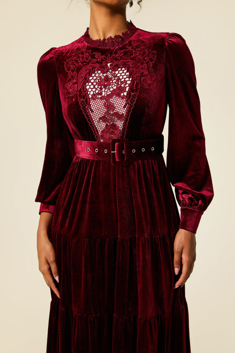 Classic Vintage Dress with a Flattering Fit
