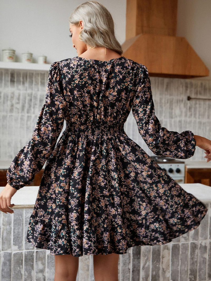 Classic Vintage Dress with a Flattering Fit
