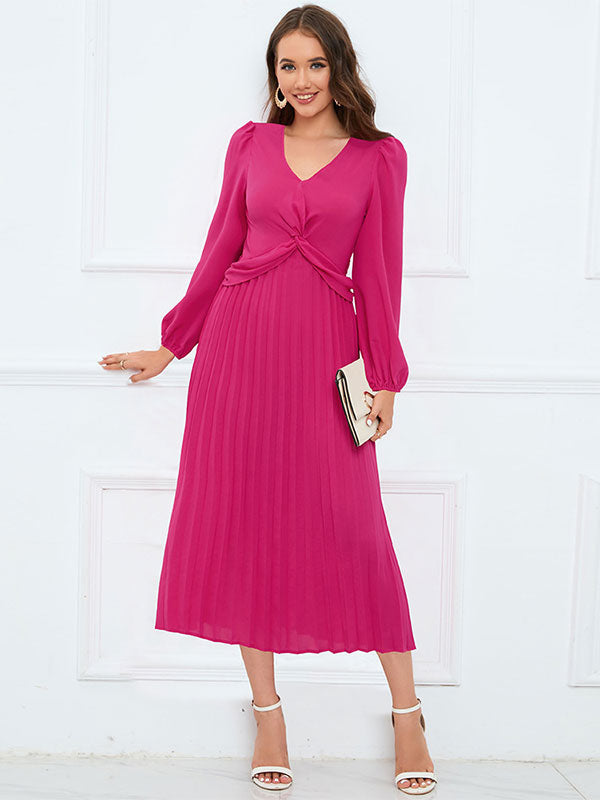 Well Tailored Dress with a Graceful Silhouette