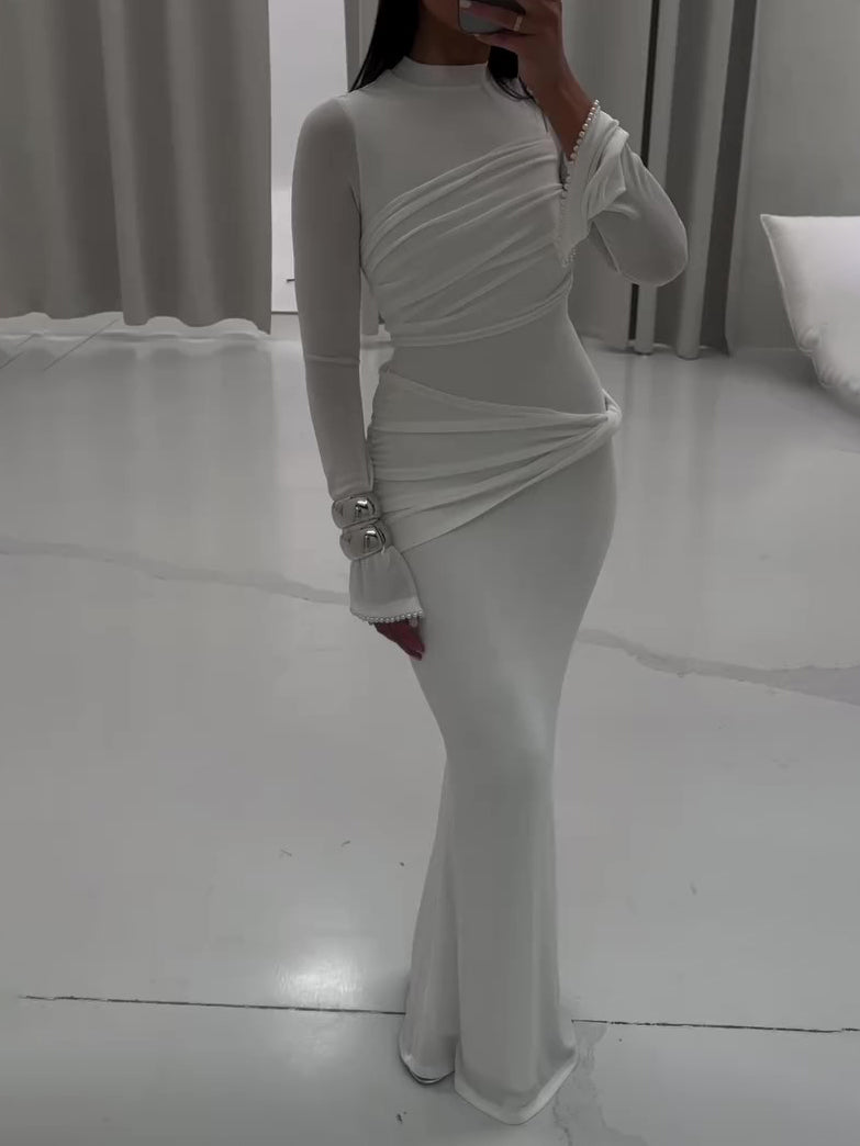 Effortlessly Elegant Dress with a Timeless Design