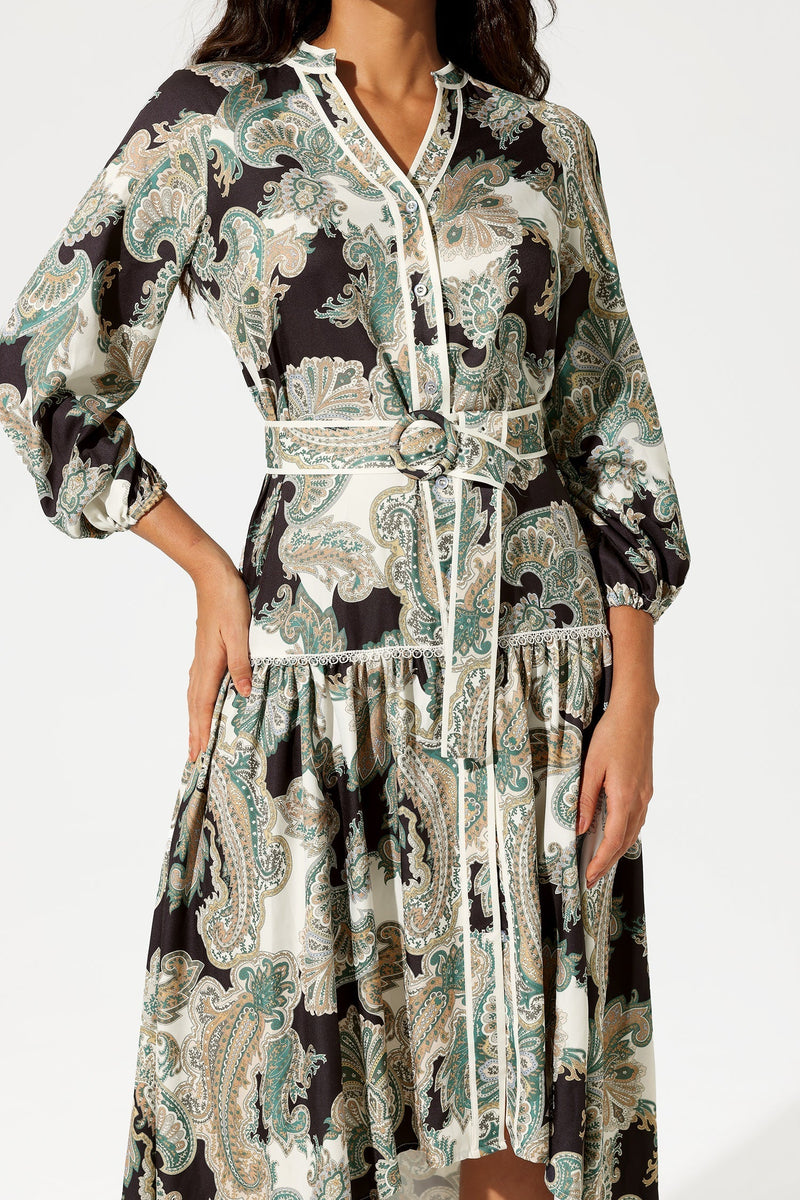 Beautifully Finished Dress in a Timeless Design